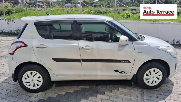 2016 Maruti&nbsp;Swift VXI with ABS