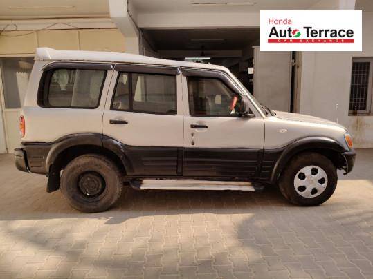 2003 Mahindra Scorpio 2.6 SLX Turbo 7 Seater