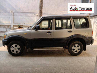 2003 Mahindra Scorpio 2.6 SLX Turbo 7 Seater