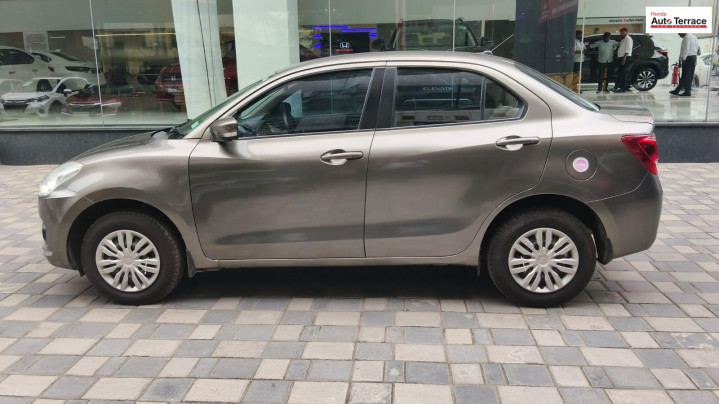 2017 Maruti Swift Dzire VXi