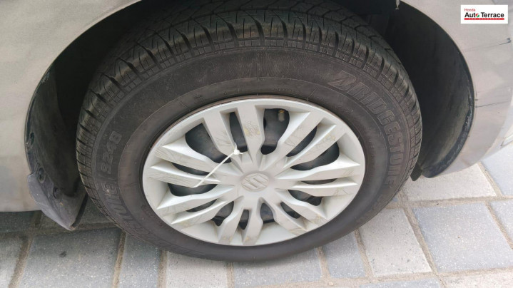 2017 Maruti Swift Dzire VXi