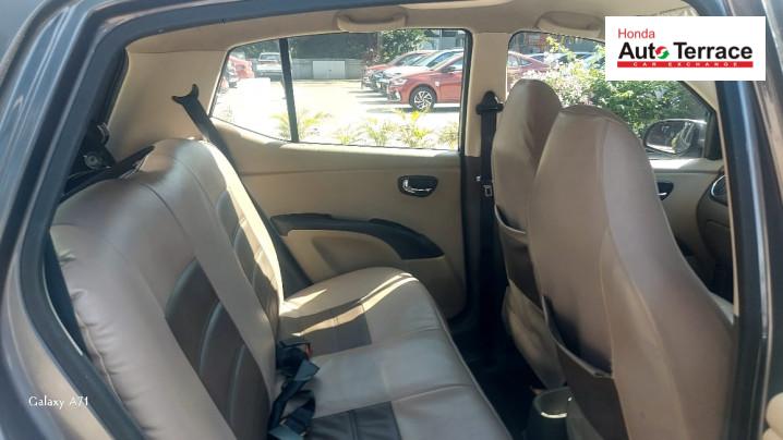 2015 Hyundai i10 Sportz 1.1L