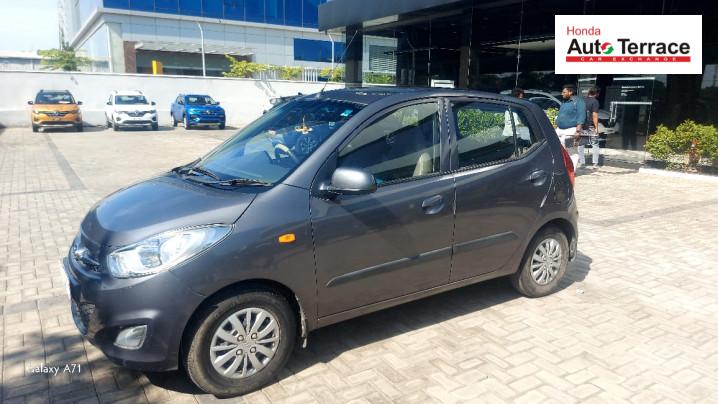 2015 Hyundai i10 Sportz 1.1L