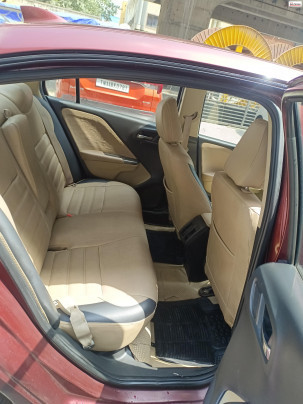 2015 Honda&nbsp;City 4th Generation 1.5 V MT Exclusive