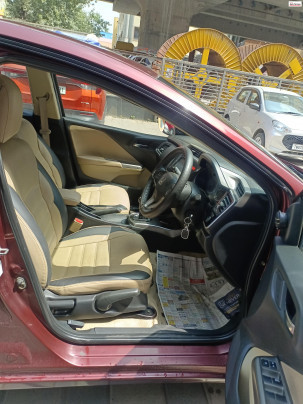 2015 Honda&nbsp;City 4th Generation 1.5 V MT Exclusive