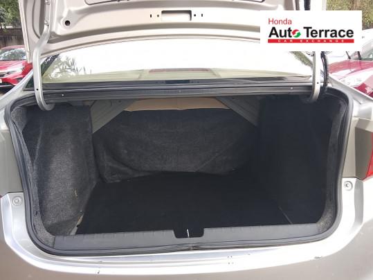 2016 Honda&nbsp;City 4th Generation 1.5 V MT Sunroof