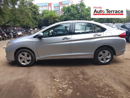 2016 Honda&nbsp;City 4th Generation 1.5 V MT Sunroof