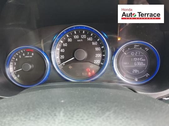 2016 Honda&nbsp;City 4th Generation 1.5 V MT Sunroof