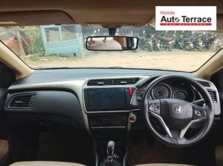 2016 Honda&nbsp;City 4th Generation 1.5 V MT Sunroof