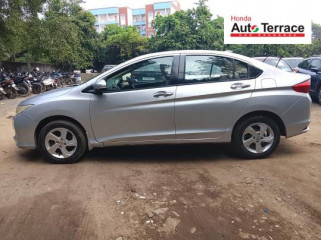 2016 Honda&nbsp;City 4th Generation 1.5 V MT Sunroof
