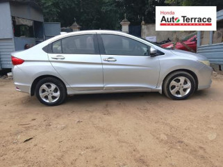 2016 Honda&nbsp;City 4th Generation 1.5 V MT Sunroof