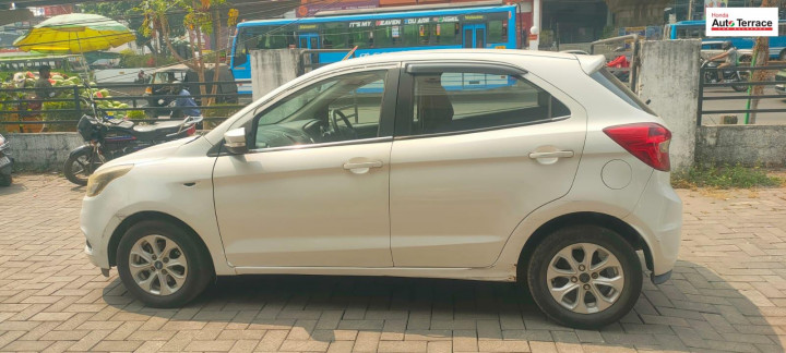 2015 Ford&nbsp;Figo Titanium