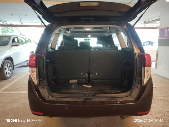 2017 Toyota&nbsp;Innova Crysta 2.8 GX AT 8S BSIV