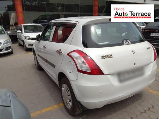 2017 Maruti&nbsp;Swift LXI