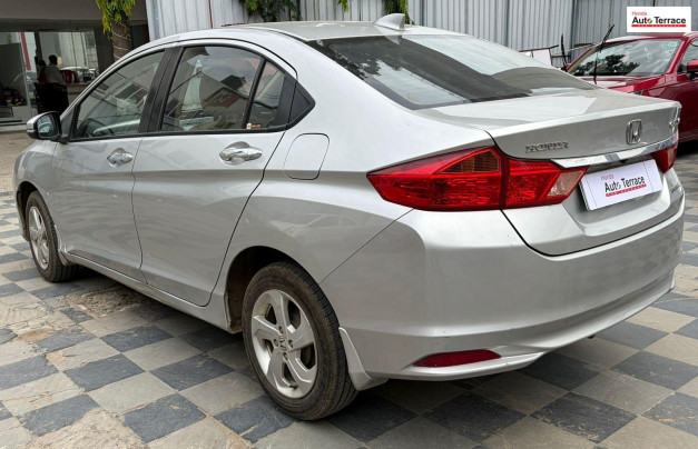 2015 Honda&nbsp;City 4th Generation 1.5 V MT Exclusive