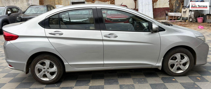 2015 Honda&nbsp;City 4th Generation 1.5 V MT Exclusive