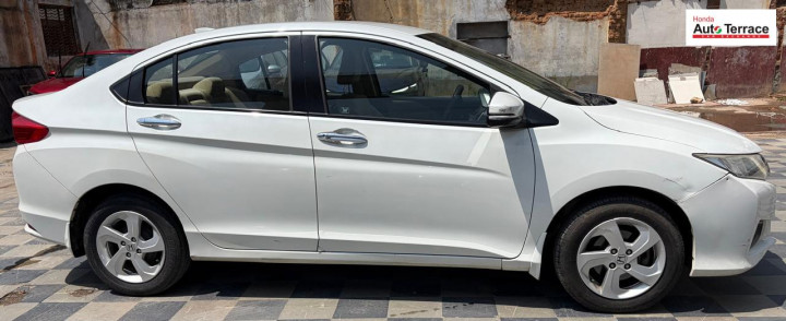 2015 Honda&nbsp;City 4th Generation 1.5 V MT Exclusive