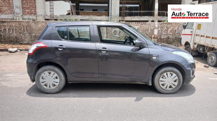 2017 Maruti&nbsp;Swift LXI