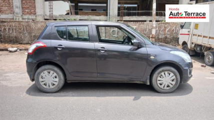 2017 Maruti&nbsp;Swift LXI