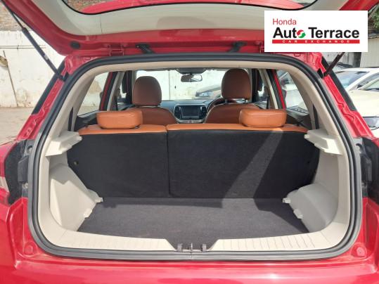 2022 Mahindra&nbsp;XUV300 W8