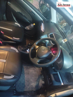 2017 Maruti&nbsp;Swift LXI