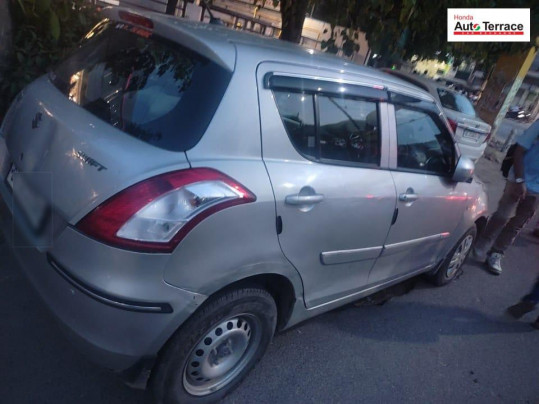 2017 Maruti&nbsp;Swift LXI