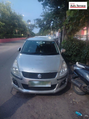 2017 Maruti&nbsp;Swift LXI
