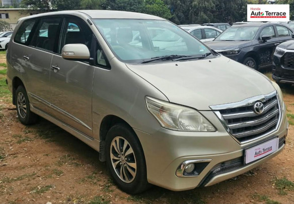 2015 Toyota&nbsp;Innova 2.5 E 7 STR