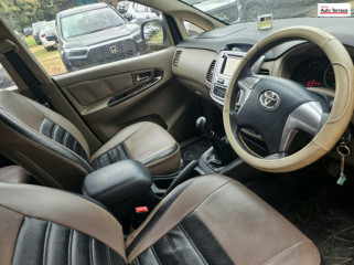 2015 Toyota&nbsp;Innova 2.5 E 7 STR