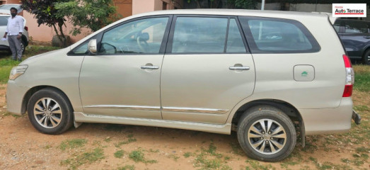 2015 Toyota&nbsp;Innova 2.5 E 7 STR