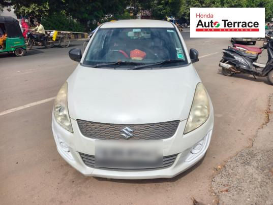 2015 Maruti&nbsp;Swift LXI