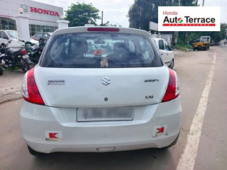 2015 Maruti&nbsp;Swift LXI