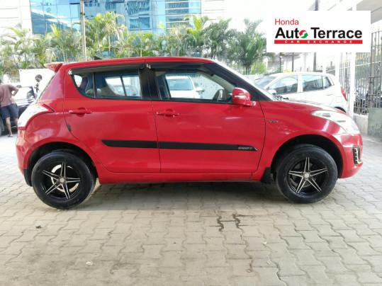 2017 Maruti&nbsp;Swift VXI Optional