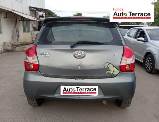 2015 Toyota&nbsp;Etios Liva V