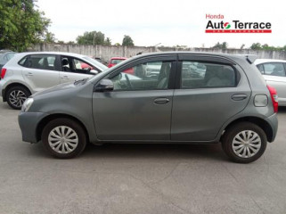2015 Toyota&nbsp;Etios Liva V